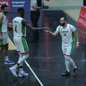 سام دغلس يقود سلة الوحدات