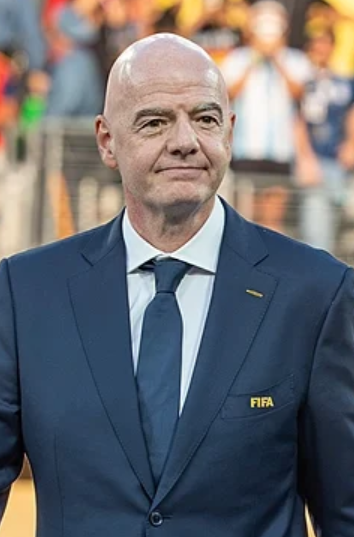 مطالبات داخل الفيفا لوجوب استقالة إنفانتينو