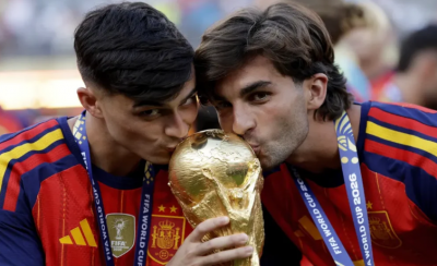 نجم برشلونة يطير الى باريس ..